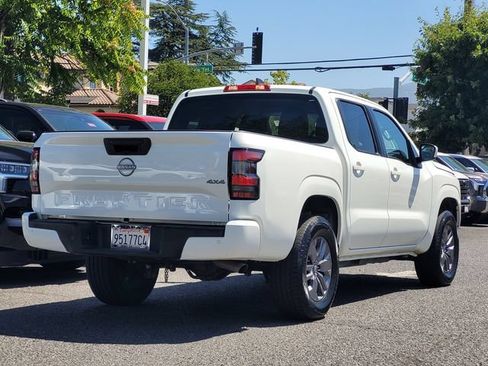 Used 2025 Nissan Frontier SV AWD/4WD image 6