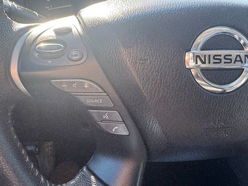 Used 2015 Nissan Pathfinder SL image 21