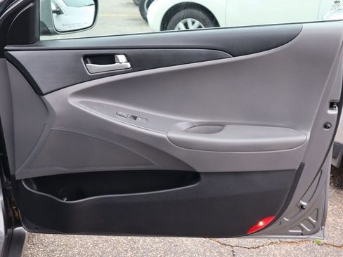 Used 2012 Hyundai Sonata GLS FWD image 14
