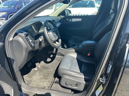 Used 2019 Volvo XC40 T5 Momentum AWD/4WD image 14