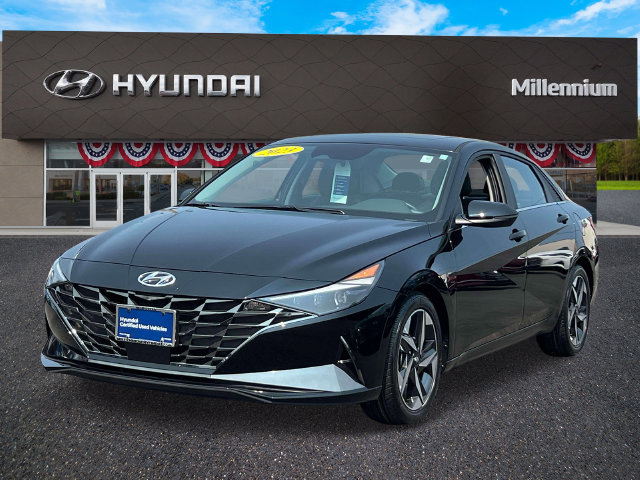 Certified 2023 Hyundai Elantra Limited w/ Preferred Accessory Package FWD image 4