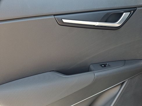 New 2026 Kia Niro SX Touring FWD image 8