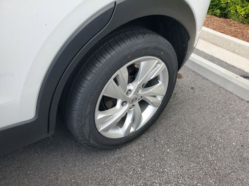 Used 2025 Buick Encore GX Preferred FWD image 7