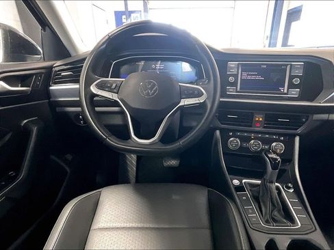Certified 2024 Volkswagen Jetta SE FWD image 17