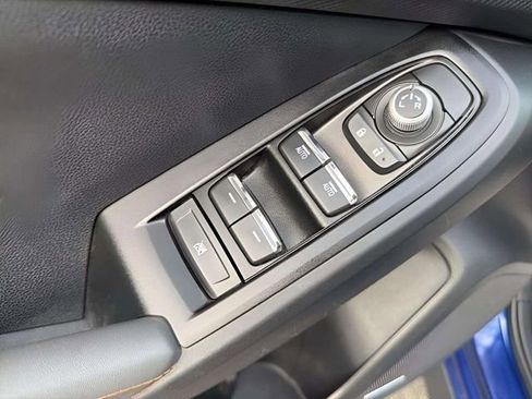 Used 2025 Subaru Crosstrek 2.5i Limited w/ Crosstrek Mirror Package image 7