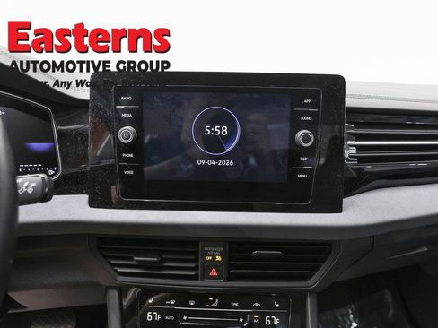 Used 2025 Volkswagen Jetta SE FWD image 12