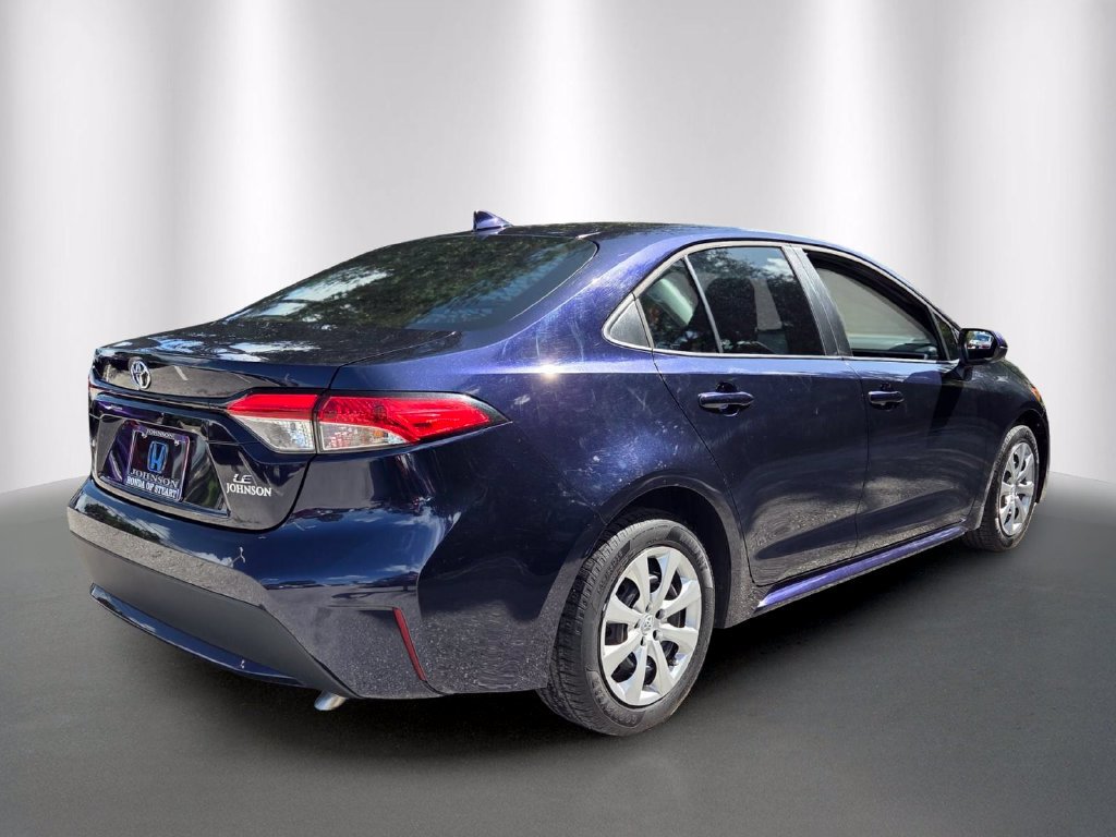 Used 2021 Toyota Corolla LE FWD image 3