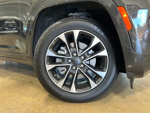 Used 2022 Jeep Grand Cherokee L Overland image 10