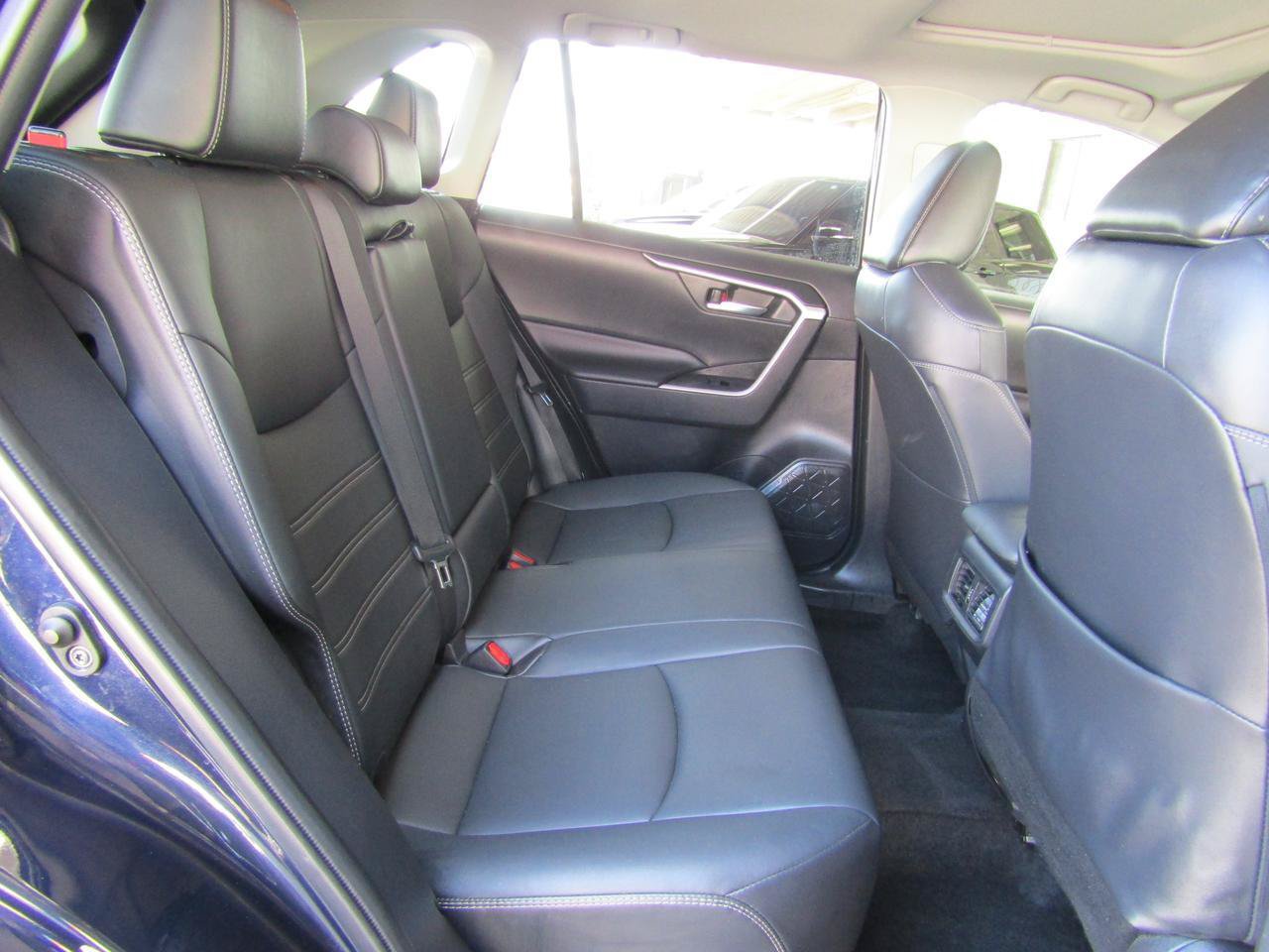 Used 2021 Toyota RAV4 XLE Premium FWD image 13