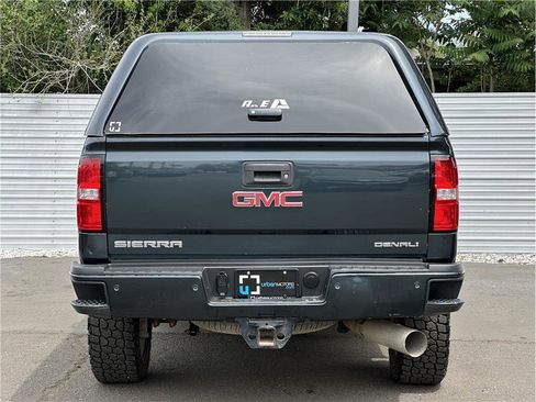 Used 2018 GMC Sierra 2500 Denali w/ Duramax Plus Package AWD/4WD image 11