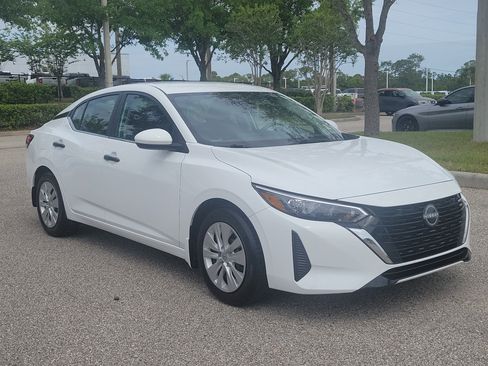 Certified 2025 Nissan Sentra S image 3