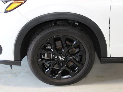 Used 2024 Honda HR-V Sport image 4