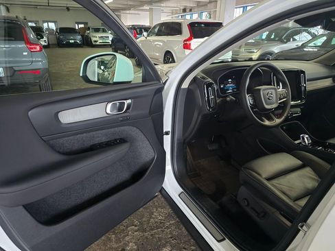 Certified 2023 Volvo XC40 B5 Plus w/ Driver Assist Package image 19