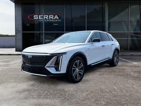 Used 2024 Cadillac Lyriq Luxury AWD/4WD image 1