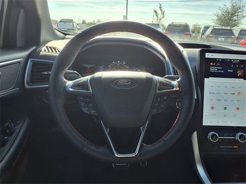 Used 2022 Ford Edge ST-Line image 11