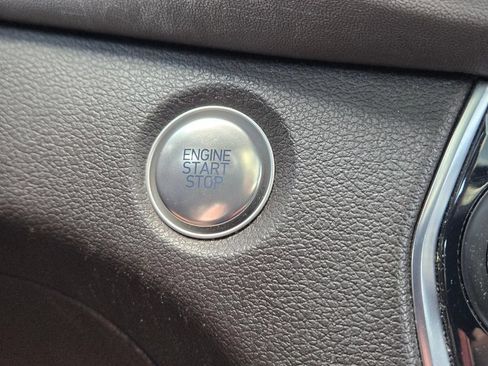 Used 2019 Hyundai Santa Fe FWD image 28