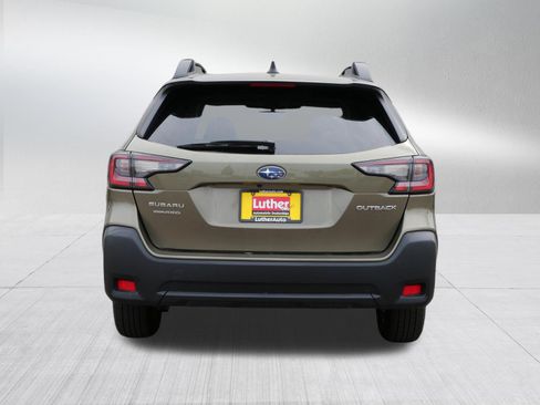 Used 2024 Subaru Outback Premium AWD/4WD image 6