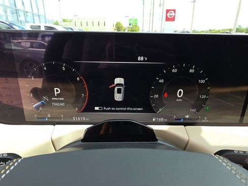 Used 2025 Nissan Armada Platinum Reserve RWD image 17
