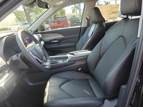 New 2026 Toyota Grand Highlander XLE FWD image 11