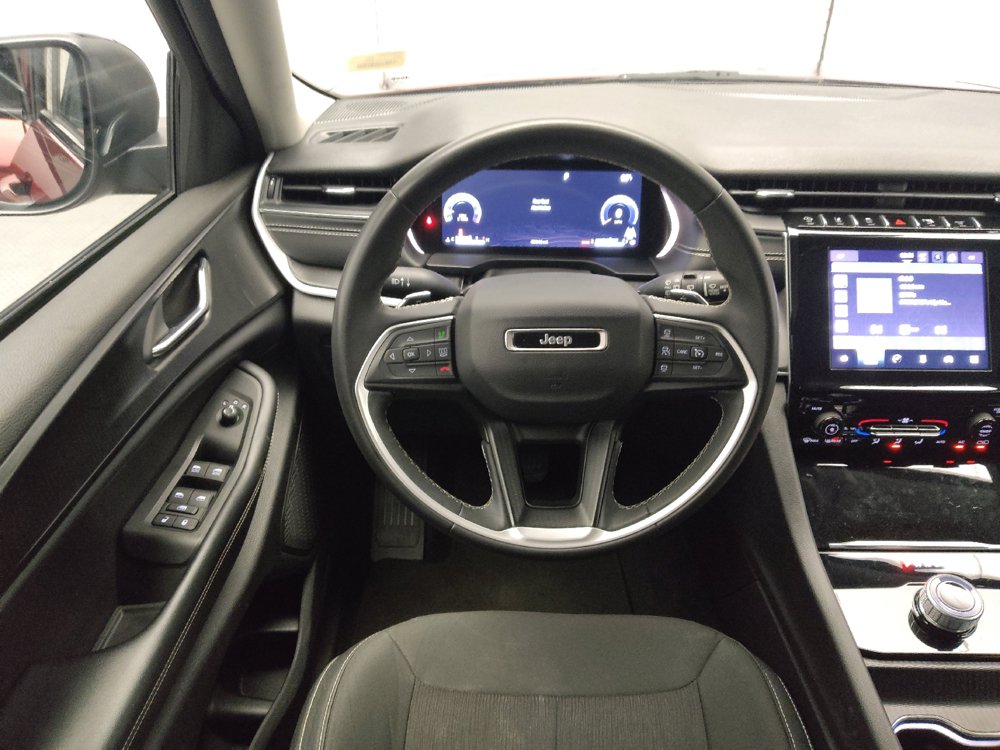 Used 2024 Jeep Grand Cherokee Laredo RWD image 22