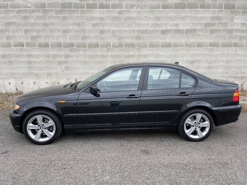Used 2004 BMW 325xi Sedan AWD/4WD image 6