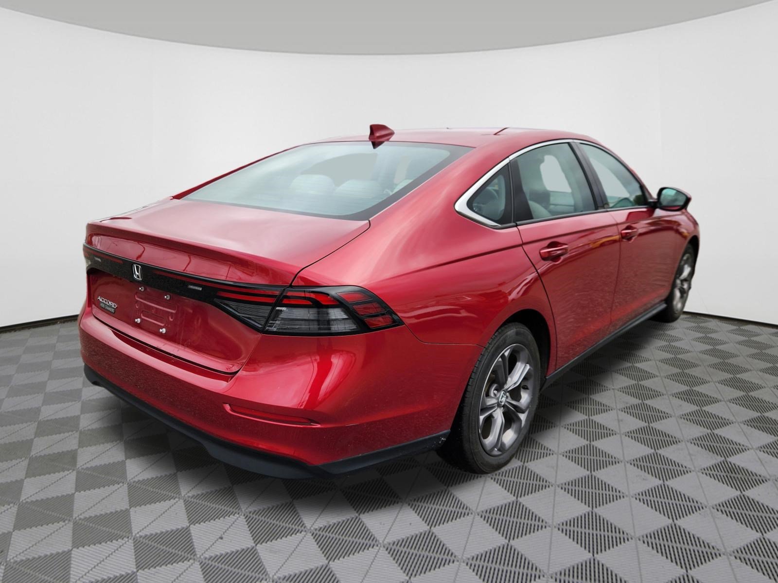 Used 2024 Honda Accord EX image 4