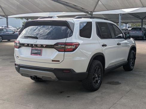 Certified 2026 Honda Pilot TrailSport image 5