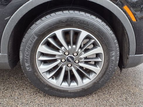 Certified 2023 Lincoln Nautilus AWD w/ Premium Package image 9