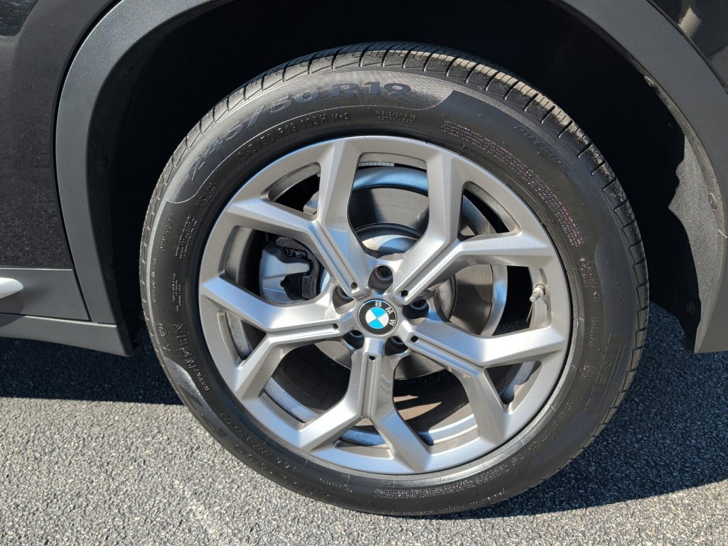 Used 2025 BMW X4 xDrive30i w/ Premium Package AWD/4WD image 5