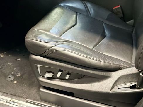 Used 2019 Cadillac Escalade Luxury image 20