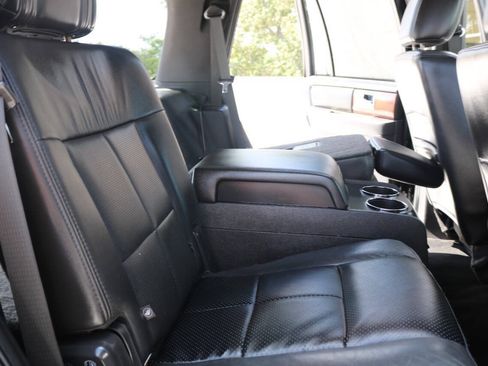 Used 2014 Lincoln Navigator 2WD image 24