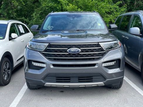 Used 2021 Ford Explorer XLT w/ Equipment Group 202A AWD/4WD image 2