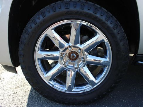 Used 2013 GMC Yukon Denali AWD/4WD image 24