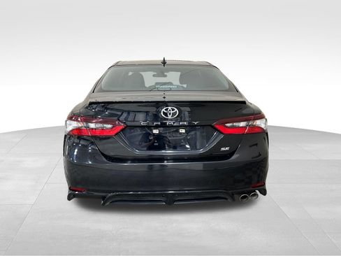 Used 2021 Toyota Camry SE FWD image 4