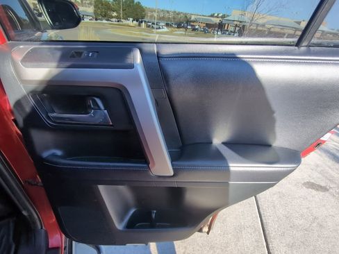 Used 2019 Toyota 4Runner SR5 Premium image 30