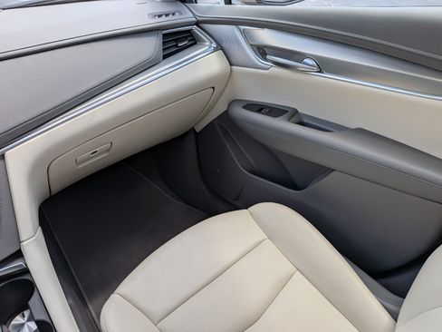 Certified 2023 Cadillac XT5 Premium Luxury FWD image 15