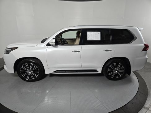 Used 2018 Lexus LX 570 4WD w/ Luxury Package image 33