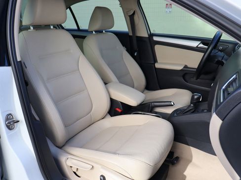 Used 2014 Volkswagen Jetta SE image 19