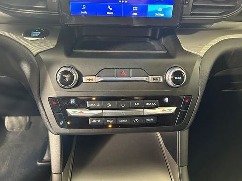 Used 2020 Ford Explorer XLT w/ Comfort Package image 24