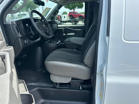 Used 2024 Chevrolet Express 2500 w/ Driver Convenience Package RWD image 9