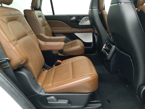 Used 2020 Lincoln Aviator Reserve w/ Equipment Group 201A RWD image 19