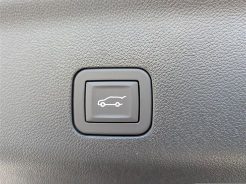 New 2026 Chevrolet Suburban Premier image 11