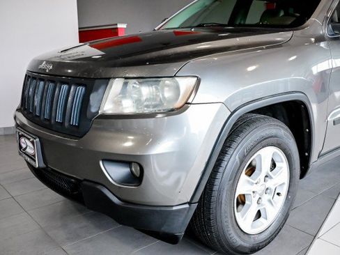 Used 2012 Jeep Grand Cherokee Laredo w/ Laredo E Group AWD/4WD image 9