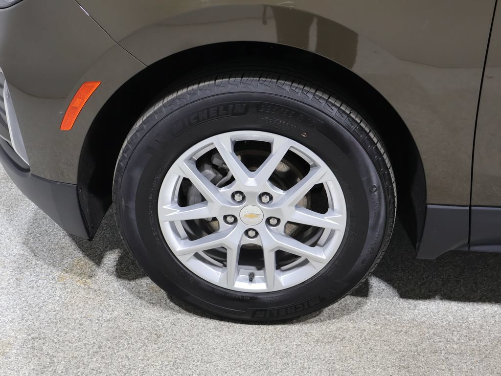 Used 2024 Chevrolet Equinox LT w/ LPO, Floor Liner Package FWD image 9