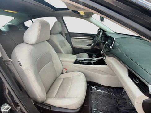 Used 2022 Nissan Altima 2.5 SV w/ SV Premium Package AWD/4WD image 31