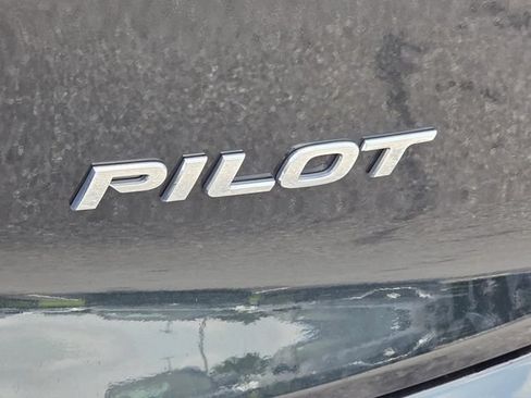 Used 2016 Honda Pilot Touring image 15