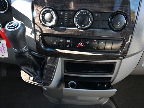 Used 2014 Mercedes-Benz Sprinter 3500 image 11