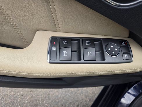 Used 2011 Mercedes-Benz E 350 4MATIC Sedan image 17