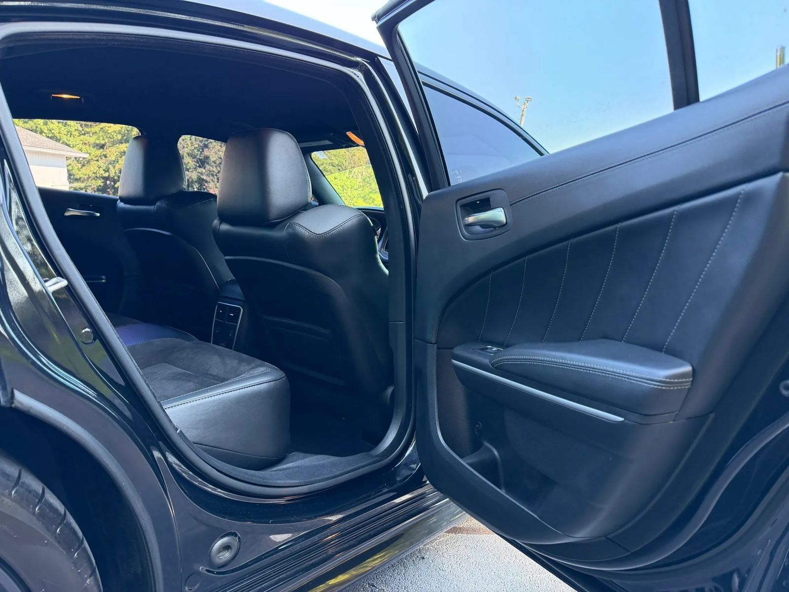 Used 2019 Dodge Charger Scat Pack w/ Plus Group RWD image 23