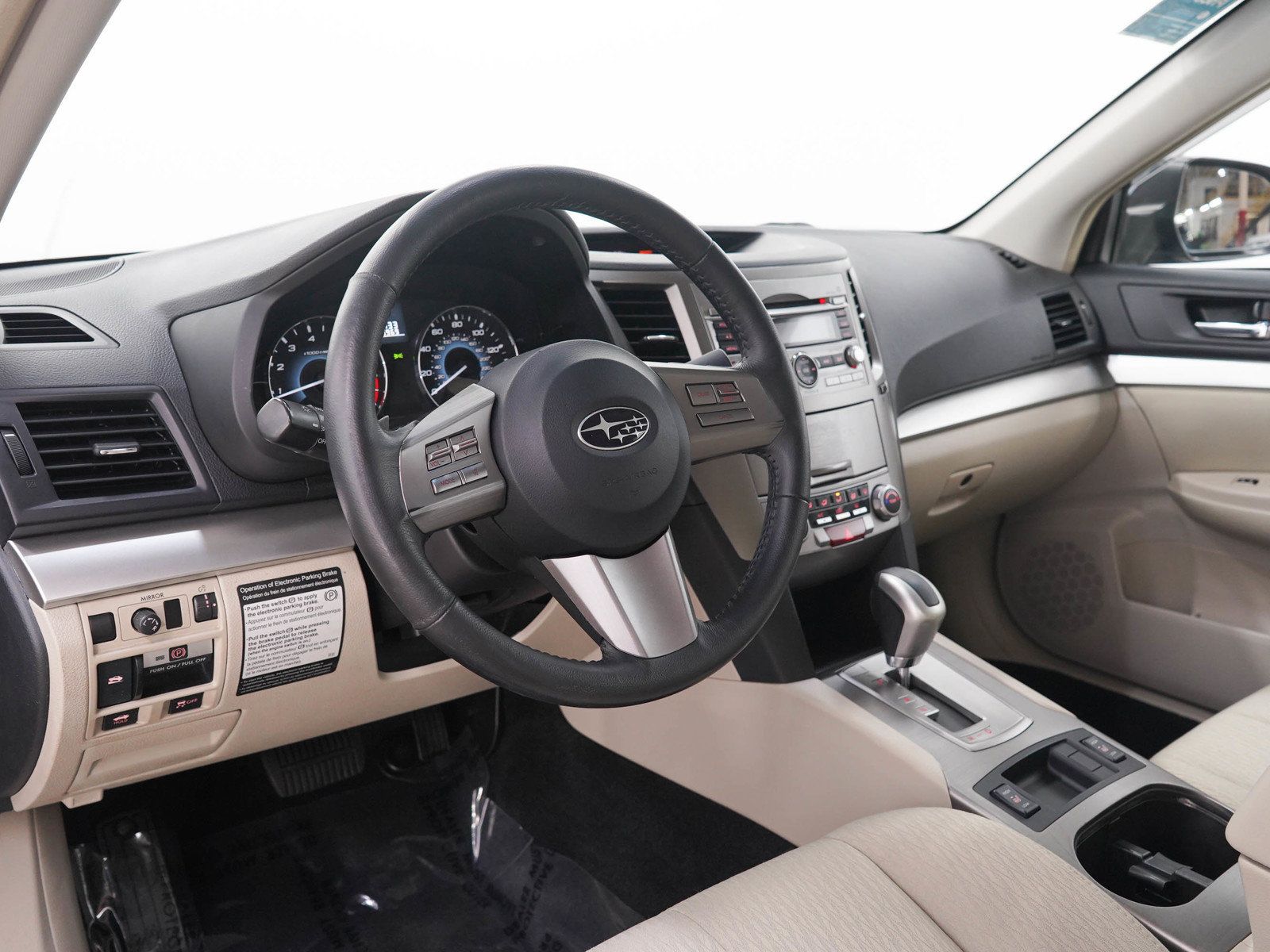 Used 2010 Subaru Legacy 2.5i Premium AWD/4WD image 22